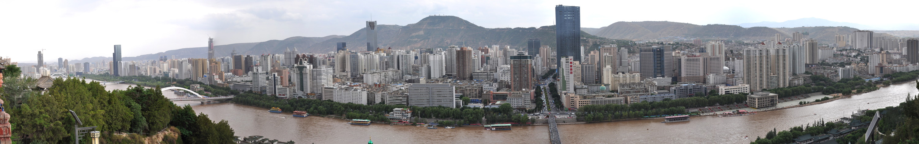 Panorama du Fleuve Jaune, depuis le haut du parc de la Pagode blanche