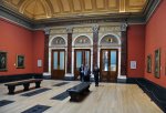 Dans le musée