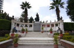 (Monument à Auguste Mariette)