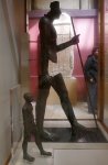 Statue en cuivre de Pépi Ier accompagné de son fils